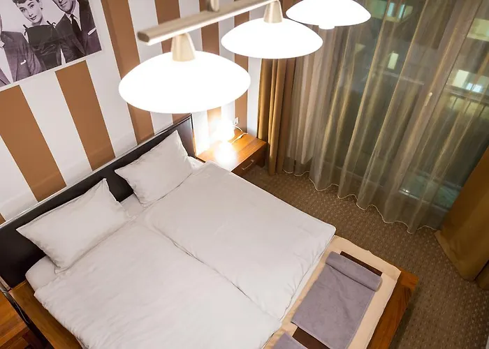 Cityhome Downtown Suites & Spa Apartment